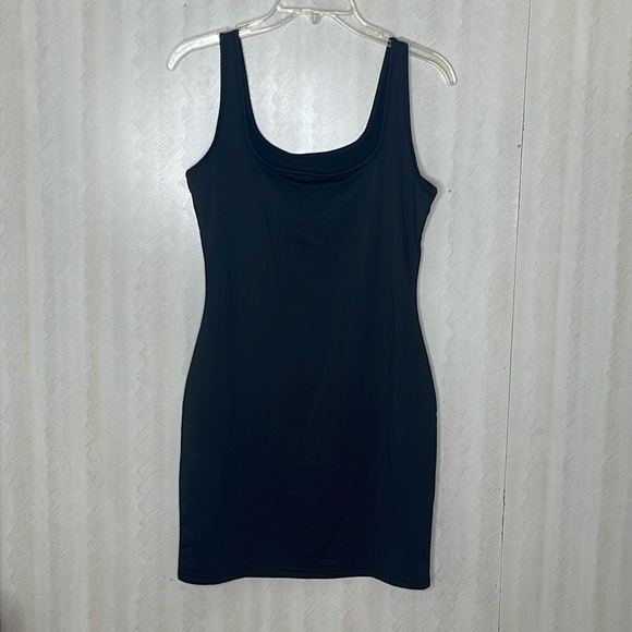 ❤️ 🆕 PERFECTION Sleeveless Dresss Size M - Picture 2 of 4